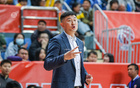 杜鋒：籃板失利多，比賽膠著。