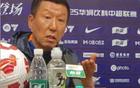 崔康熙66歲顯無奈，拒絕下課問題，直斥記者。